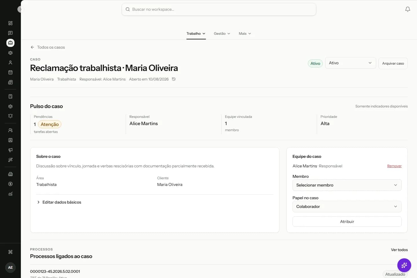 Caso jurídico na Littera com visão geral, responsáveis, contexto e navegação para documentos e tarefas. Dados fictícios.